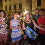 VIDEO/ FOTO Šime Pelajić Brunac darivao ruže na oduševljenje turista! 5 sime pelajic ruze1 6