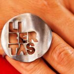 LJETNE IGRE Jedinstveni suveniri na rasprodaji 1 dlji igre suvenir 1