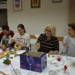 VRIJEDNI KREATIVCI IZ ŽUPE Ovako se rade pravi božićni ukrasi! 6 Bozina radionica Zupa 14