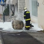 POŽAR NA PLOČAMA Zapalio se moped 3 pozar ploce 3
