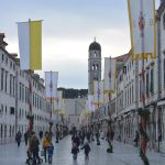 FOTO Postavljeni standali, Grad u ruhu našeg Parca 1 standali 1