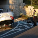 prometna ilijina glavica auto na krov 150416 27