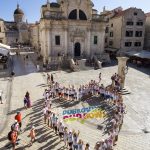 FOTO Milenijskom fotografijom mali tenisači pozdravili su Dubrovnik 13 dud bowl tenis milenijska foto12
