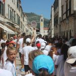 FOTO Milenijskom fotografijom mali tenisači pozdravili su Dubrovnik 4 dud bowl tenis milenijska foto3