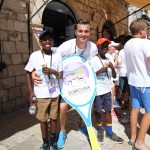 FOTO Milenijskom fotografijom mali tenisači pozdravili su Dubrovnik 7 dud bowl tenis milenijska foto6