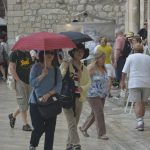 guzva turisti kisa345