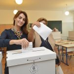 IZBORI 2016. Muratti, Putica i Kristić glasovali u OŠ Marin Držić 14 izbori putica glasovanje005 1