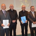 FOTO Poruka biskupa na tradicionalnom domjenku: Božić nam ne smije biti površan 65 domjenak biskup 211216 65