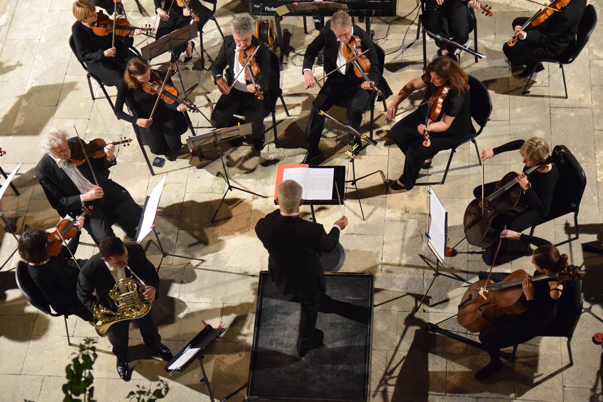 Koncert Kursara I DSO a Nagra en Velikim Pljeskom DuList