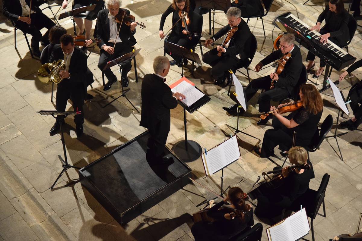 Koncert Kursara I DSO a Nagra en Velikim Pljeskom DuList