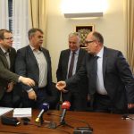 FOTO Potpisan 20 milijuna kuna težak ugovor za ulaz u Cavtat; Lasić: Ovo smo desetljećima čekali! 8 ugovor ulaz cavtat 090517 8