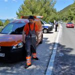 U sudaru na Ratcu vozilo sletjelo u provaliju, jedna osoba ozlijeđena 2 prometna ratac 2