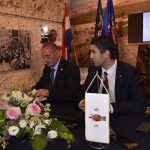 FOTO Ministar Medved i Franković potpisali sporazum o izgradnji 108 stanova za branitelje 8 medved branitelji stanovi sporazum frankovic 090717 8