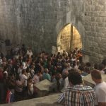 guzva vecer stradun 1