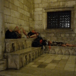 turisti spavanje grad 160817 1