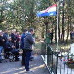 Položeni vijenci i zapaljene svijeće na spomen obilježju na Bosanci 1 091117 vijenci bosanka 1