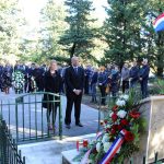 Položeni vijenci i zapaljene svijeće na spomen obilježju na Bosanci 5 091117 vijenci bosanka 12