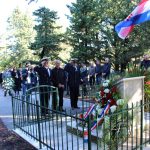 Položeni vijenci i zapaljene svijeće na spomen obilježju na Bosanci 7 091117 vijenci bosanka 15