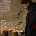 FOTO U Rupama otvorena izložba 'Devet baba po ledu se valja' 9 izlozba rupe konavle devet baba 24112017 9