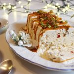 bozicni semifredo s karamelom kandiranim vocem recept 1 2