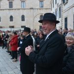 Barjaktari pred Katedralom 28