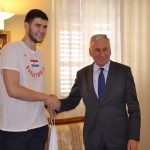 STIGLO SREBRO U DUBROVNIK Proleta i Kunce na prijemu kod župana 4 25072018 domagoj proleta kosarka kunce 12