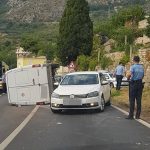 ZASTOJ U ŽUPI Kombi se prevrnuo u Platu, sudar vozila i motocikla u Kuparima 6 Prometna Plat Kombi Naslovna