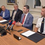 POTPISIVANJE VATROGASCI BROD 8