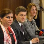 PROJEKT PAMETNIH OTOKA 'Brže je od Pariza do Londona nego od Lošinja do Dubrovnika' 5 Pametni gradovi i otoci 9