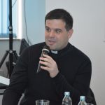 'GDJE JE NESTAO ČOVJEK? Kako političar, psihologinja, svećenik i poduzetnik vide sukob generacija? 23 Gdje je nestao covjek 63