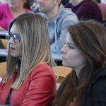 'GDJE JE NESTAO ČOVJEK? Kako političar, psihologinja, svećenik i poduzetnik vide sukob generacija? 37 Gdje je nestao covjek 96