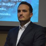 Tribina kamenice 13