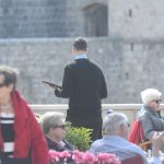 sezonac sezonci konobar05