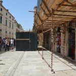 FOTOGALERIJA/POPODNE STRADUNOM Sunčano, ugodne temperature i uvijek popularne gužve 8 Guzva Stradun 24.4.2019 20