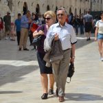 FOTOGALERIJA/POPODNE STRADUNOM Sunčano, ugodne temperature i uvijek popularne gužve 3 Guzva Stradun 24.4.2019 6