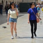 FOTOGALERIJA/POPODNE STRADUNOM Sunčano, ugodne temperature i uvijek popularne gužve 4 Guzva Stradun 24.4.2019 8