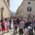 FOTOGALERIJA/POPODNE STRADUNOM Sunčano, ugodne temperature i uvijek popularne gužve 40 Guzva Stradun 24.4.2019 80