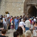 FOTOGALERIJA/POPODNE STRADUNOM Sunčano, ugodne temperature i uvijek popularne gužve 41 Guzva Stradun 24.4.2019 83