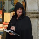 FOTO/JEDNA SASVIM NEOBIČNA ŠETNJA Dramska đirata upotpunila je Noć knjige 36 Noc knjige setnja 110