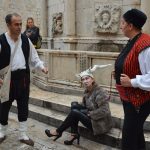 FOTO/JEDNA SASVIM NEOBIČNA ŠETNJA Dramska đirata upotpunila je Noć knjige 55 Noc knjige setnja 173