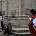FOTO/JEDNA SASVIM NEOBIČNA ŠETNJA Dramska đirata upotpunila je Noć knjige 56 Noc knjige setnja 174