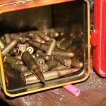 ČETVORICA OSUMNJIČENA U stanu pronađen kokain, oružje, novac... 3 5policija