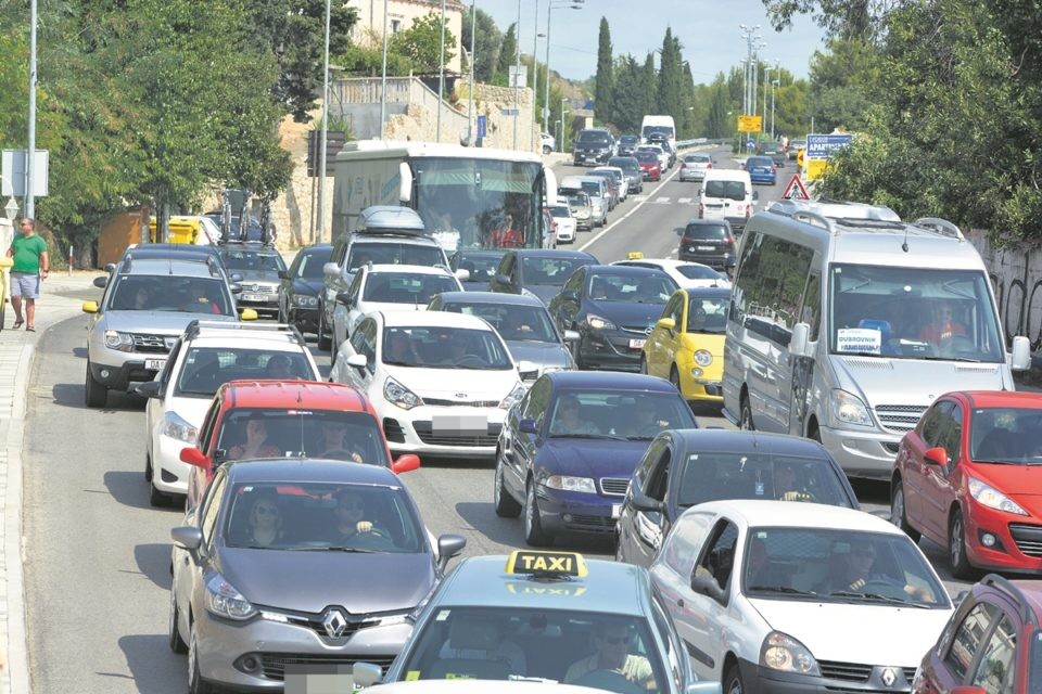 PROVJERILI SMO Dubrovnik ima više od 27 tisuća vozila