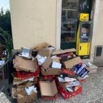 SMRDI, SMRDI, UŽASNO SMRDI 'Ovako je svaki dan na Pločama. Kako ove cure u kiosku dišu?' 3 003 20190724 100208smece ploce lena sutic klaic