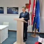 PLENKOVIĆ SA SURADNICIMA NA KORČULI Potpisani ugovori za rekonstrukciju Puntina i izgradnju terminala u Veloj Luci 9 plenkovic korcula 9