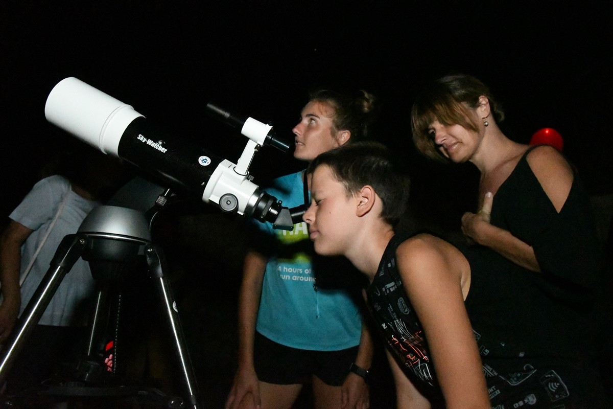 U nedjelju ćete teleskopima moći promatrati Mjesec, Jupiter i Saturn!