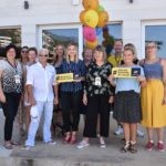 Womans Bank Walk Druzenje Uvala 3