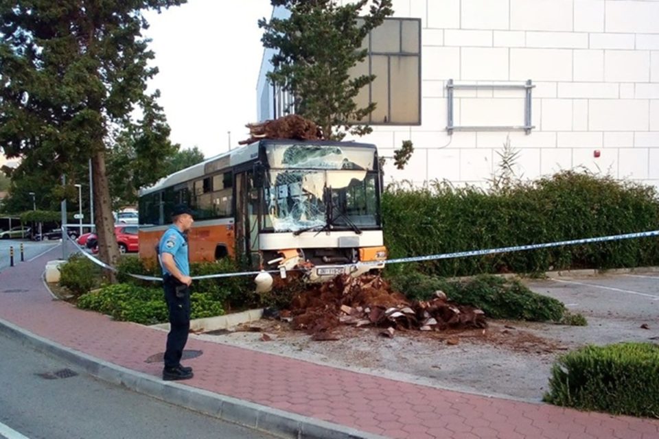 autobus radarska srebreno 1