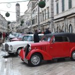 OLDTIMERI NA STRADUNU Najveću pažnju privukao crni Ford Ranchero 19 oldtimeri 19