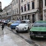 OLDTIMERI NA STRADUNU Najveću pažnju privukao crni Ford Ranchero 6 oldtimeri 6